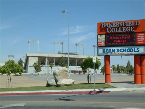 Bakersfield College (BC) Introduction and Academics - Bakersfield, CA