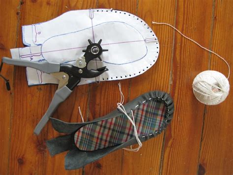 diy moccasin pattern | arts and crafts | Pinterest | Moccasins ...