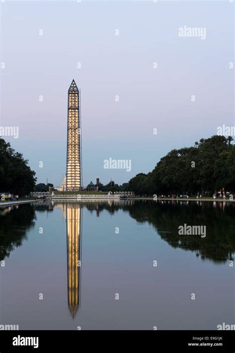 Washington Monument reflecting at night Stock Photo - Alamy