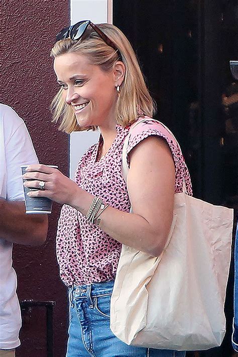 Reese Witherspoon’s Short Bob Haircut: See Hair Makeover Pics ...