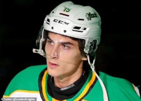 Hockey player, 18, dies ‘after falling from apartment building’ | Sportnews