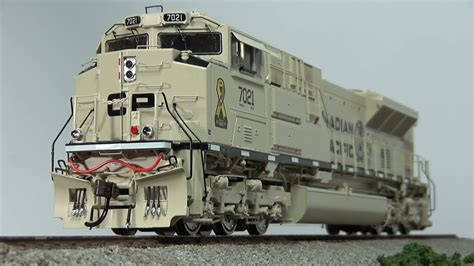 Athearn Genesis SD70ACU Review & Testing - YouTube