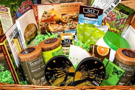 VEGAN GIFT BASKET | BALANCED GRETTIE