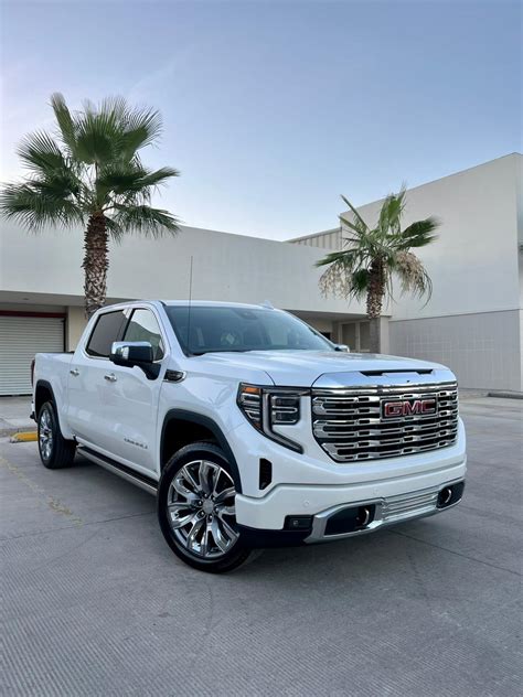 GMC SIERRA DENALI 2023 – JM Automotriz