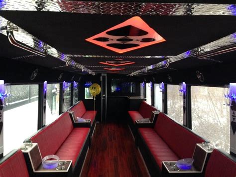 deluxelimoandpartybusnitropartybusinterior2.jpg (1024×768) | Bus interior, Party bus, Design