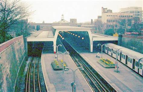 Uxbridge Underground Station (Hillingdon, 1938) | Structurae