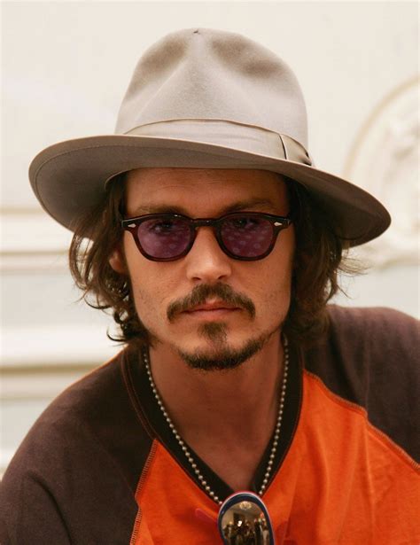 Johnny Depp wears Moscot Lemtosh | ファッションアイデア | Pinterest | ファッションアイデア、アイデア、ファッション