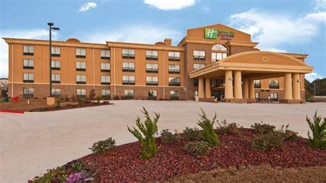 Holiday Inn Express & Suites Jackson/Pearl International Airport Hotel ...