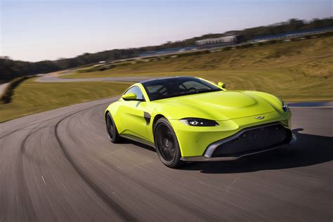 Aston Martin Vantage, tout pour le sport ! - Motorlegend