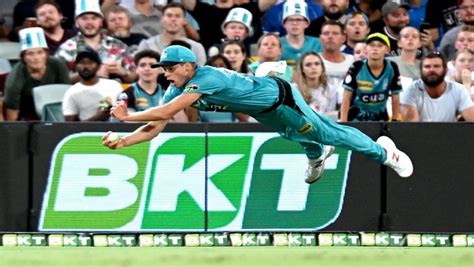 Big Bash League: WATCH - Brisbane Heat's Ben Laughlin takes stunning ...