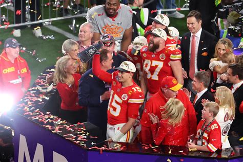 Patrick Mahomes, Travis Kelce and Kansas City Chiefs Receive Tiffany ...