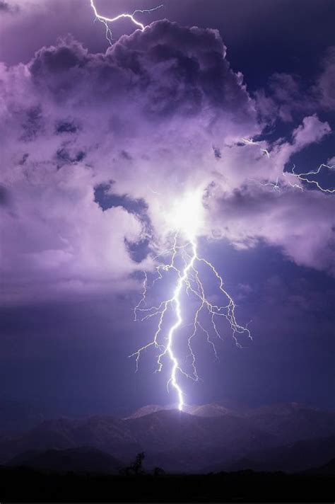 Lightning Storm Over Mountain | Lightning photography, Lightning storm, Pictures of lightning