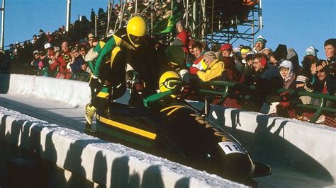 Winter Olympics 2022: Jamaica's bobsleigh team bids to make history - BBC News