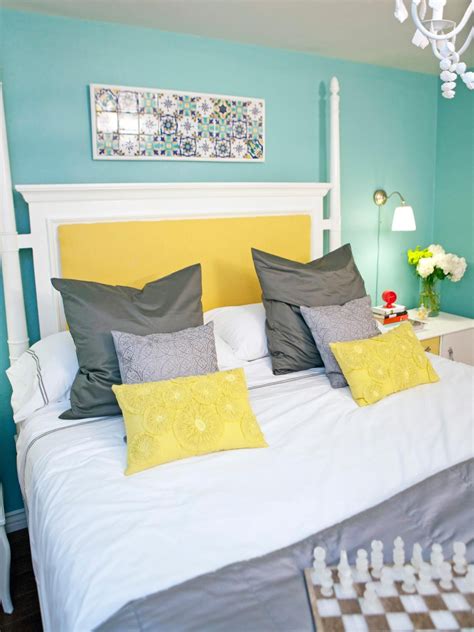 Blue Bedroom With White Four-Poster Bed | Yellow bedroom decor, Bedroom ...