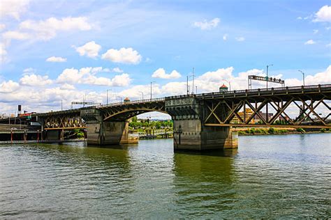 Burnside Bridge Portland Stock Photos, Pictures & Royalty-Free Images ...