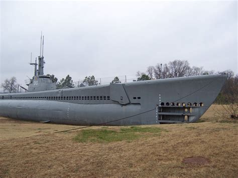 Hundreds of Fathoms: USS Batfish (SS-310) Museum - Boat Photos