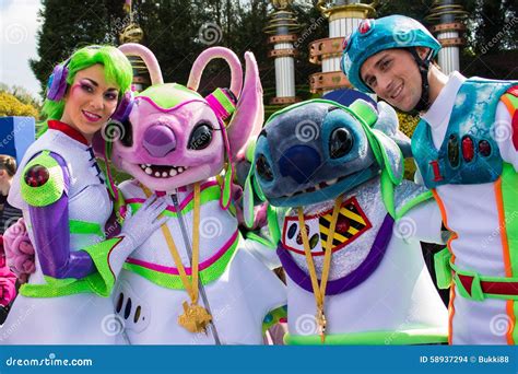 Disneyland Paris Characters Editorial Stock Image - Image of 20th ...