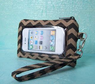 Touch Screen Wristlet | ©PrettyCoolShops | ~Diana | Flickr