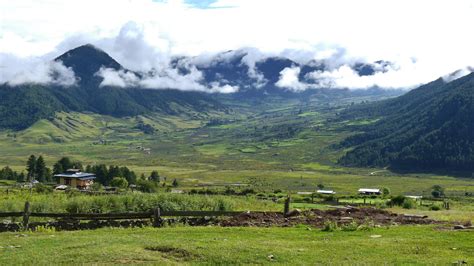 Phobjikha Valley - Bhutan : r/remoteplaces