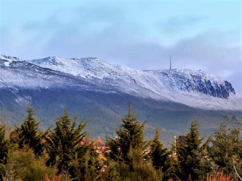 Snow falls on Mt Wellington | The Courier Mail