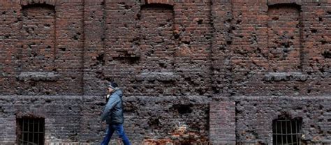 Warsaw Demolishes Historic Wall in Ghetto – The Forward