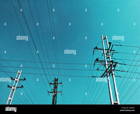 Electric power transmission grid Stock Photo - Alamy