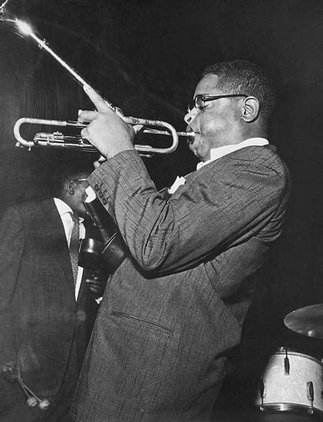 Dizzy Gillespie Playing Trumpet | Dizzy gillespie, Jazz artists, Dizzy