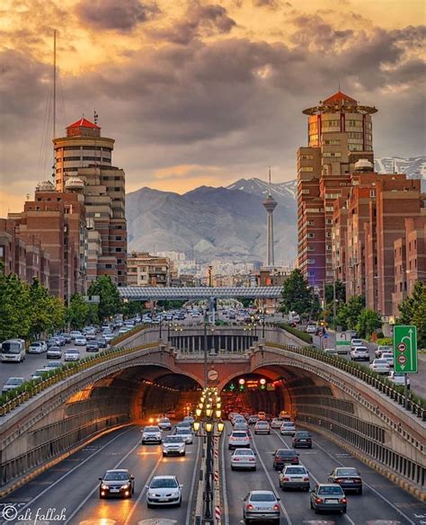 Téhéran , capitale de l’Iran | Iran tourism, Iran pictures, Cool places ...