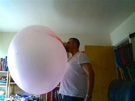 Biggest Bubble Gum Bubble – 1Funny.com