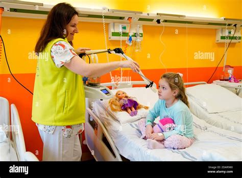 Treatment of a paediatric patient in a paediatric ward in a hospital by inhalation, Karlovy Vary ...