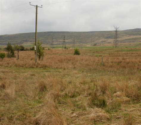 Pylon cluster, Hirwaun Common © Jaggery cc-by-sa/2.0 :: Geograph ...