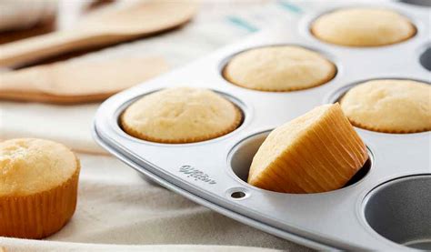 10 Best Cupcake Pans 2022 - Expert Analysis & Buying Tips