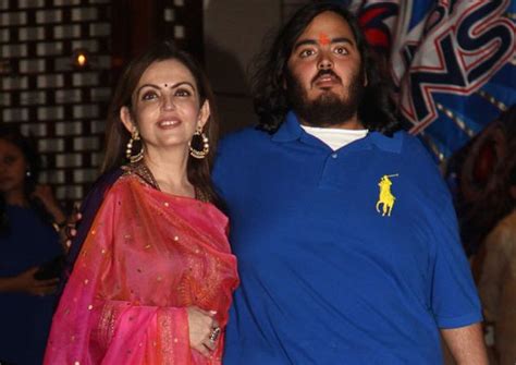 Nita Ambani along with Her Son Anant Ambani Celebrate Victory of 'Mumbai Indians' in IPL 2015 ...