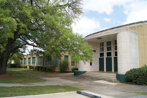 The 1937 Pearland High School - TEXAS HISTORICAL MARKERS