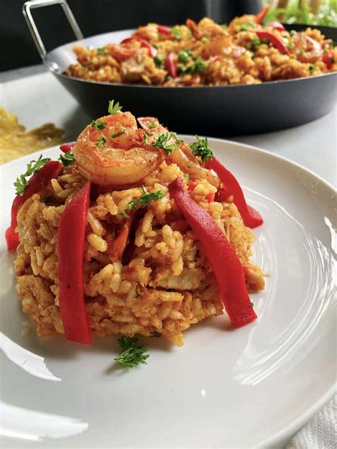 Paella Mixta Is The Perfect Party Food - Bean Train