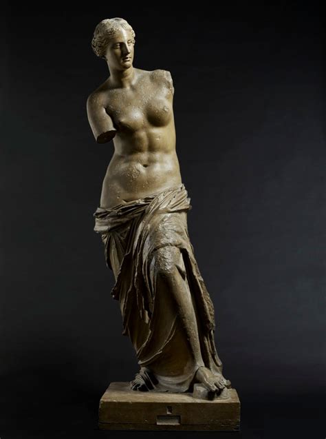 7 Famous Ancient Greek Female Statues You Should Know