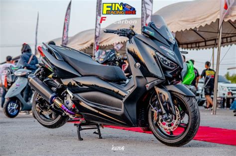 Modifikasi Yamaha XMAX Bodi Motor Dominan Hitam, Kalem Namun Sporty ...