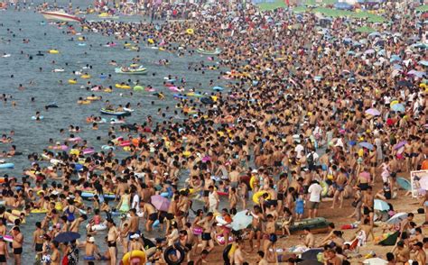 World could see 1.8 billion tourists by 2030 | Beach photos, China beach, Beach