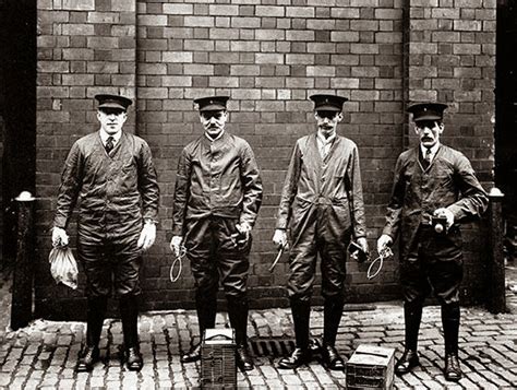 Old photographs of Rat-catchers, 1900s - Rare Historical Photos | Dangerous jobs, History, Liverpool