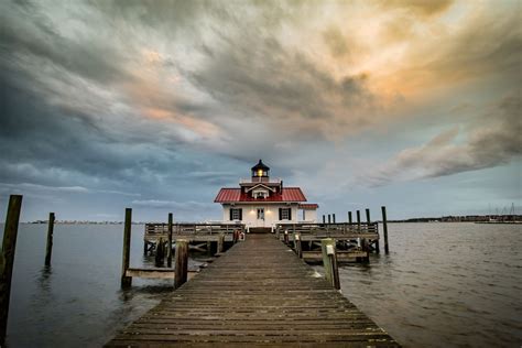 5 BEAUTIFUL Outer Banks Lighthouses To See