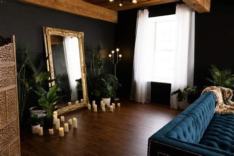 12 Unique Boudoir Session Ideas - Peerspace