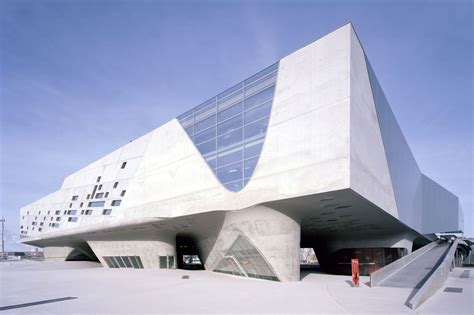 Phaeno Science Centre / Zaha Hadid Architects | Architettura, Architetti