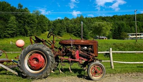 5 Seasonal Tractor Maintenance Tasks - Hobby Farms