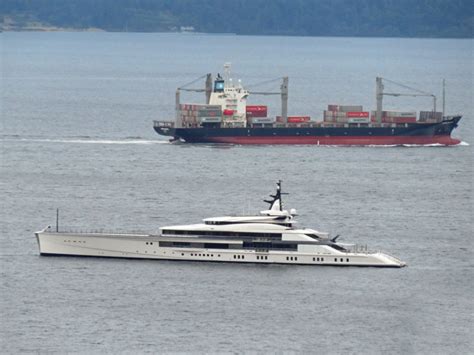 John's Island: Jerry Jones' Yacht Anchored - Seattle