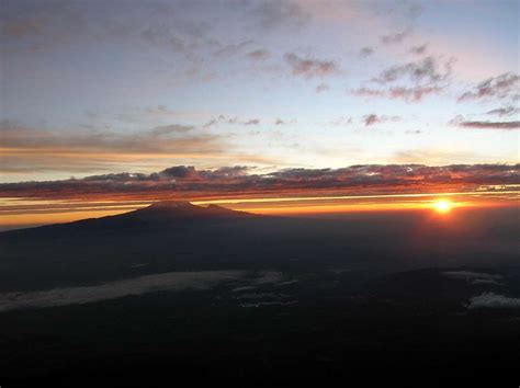 Sunrise view on Kilimanjaro : Photos, Diagrams & Topos : SummitPost