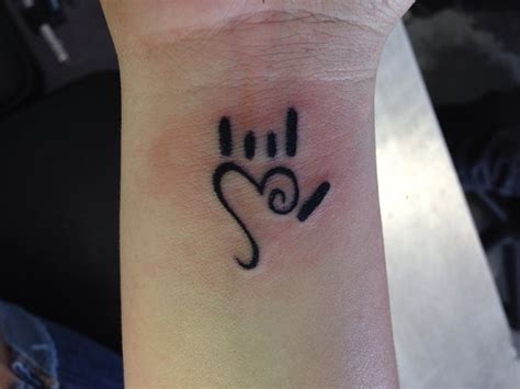 I love you in sign language Small Symbol Tattoos, Small Foot Tattoos, Small Finger Tattoos, Foot ...