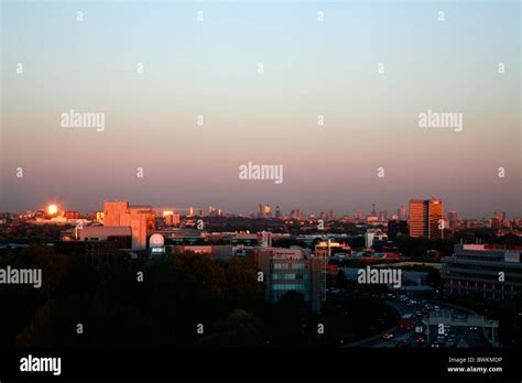 Central london skyline hi-res stock photography and images - Alamy