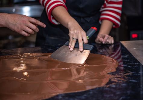 Chocolate Tempering – what is it and why does it matter? – Chocolate Tasting Club