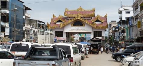 Crossing Myanmar/Thailand border: Myawaddy-Mae Sot border crossing on the Myanmar side | Round ...