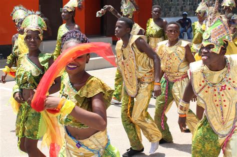 BLOGGER GRACIE: CULTURE, COLOUR, FUN, GLAMOUR, AS LAGOS CARNIVAL 2015 UNFOLDS